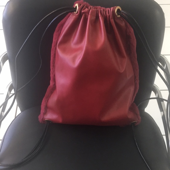 Fuzzy drawstring back pack - Picture 2 of 3